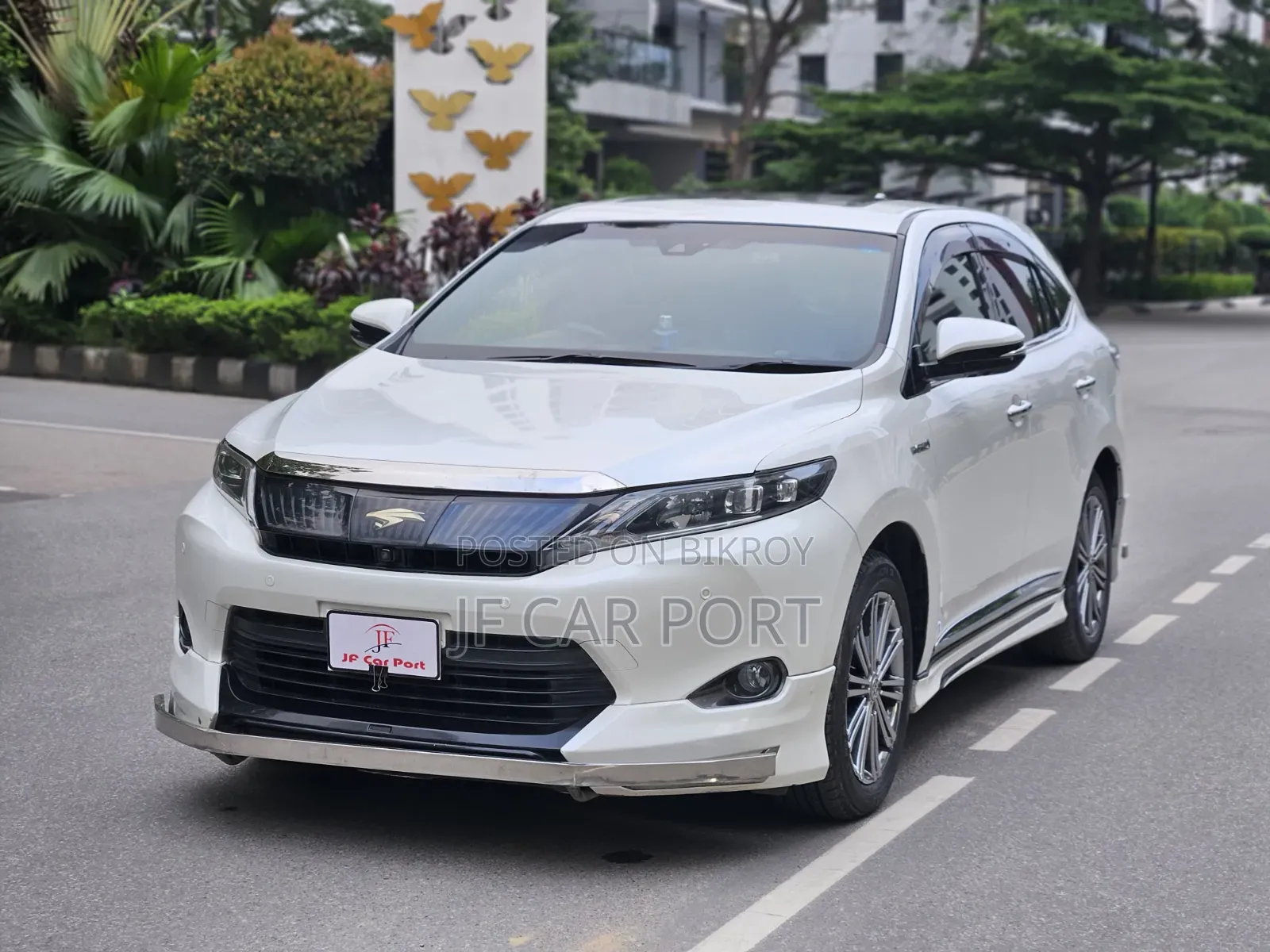 Toyota Harrier 2.5 Hybrid 4WD 2016 Pearl