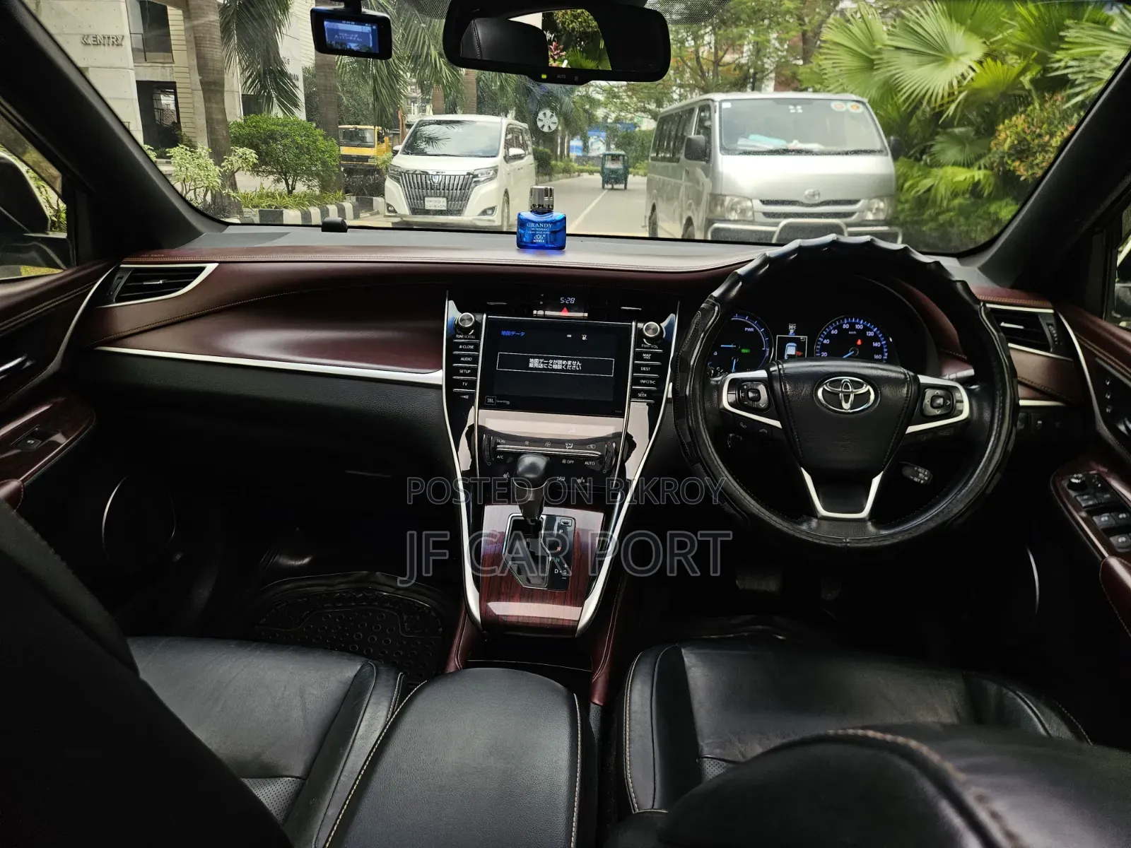 Toyota Harrier 2.5 Hybrid 4WD 2016 Pearl