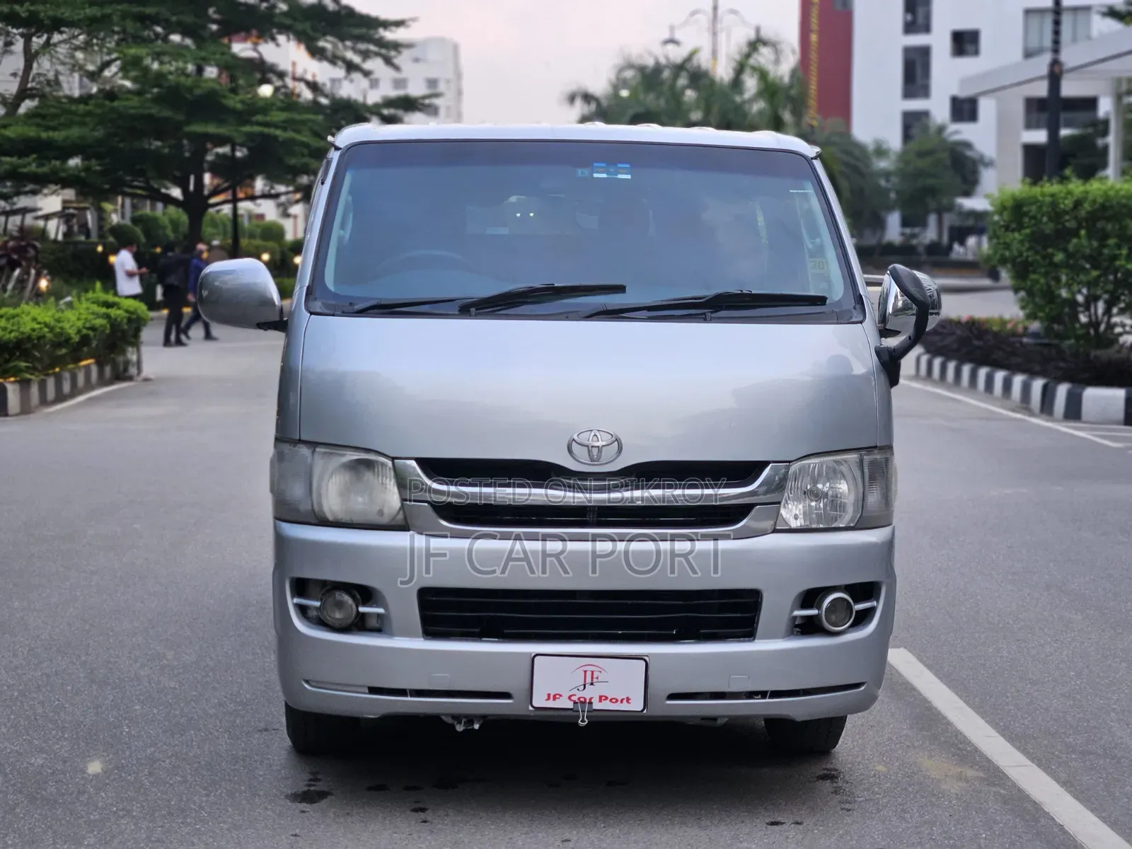 Toyota HiAce 2010 Silver