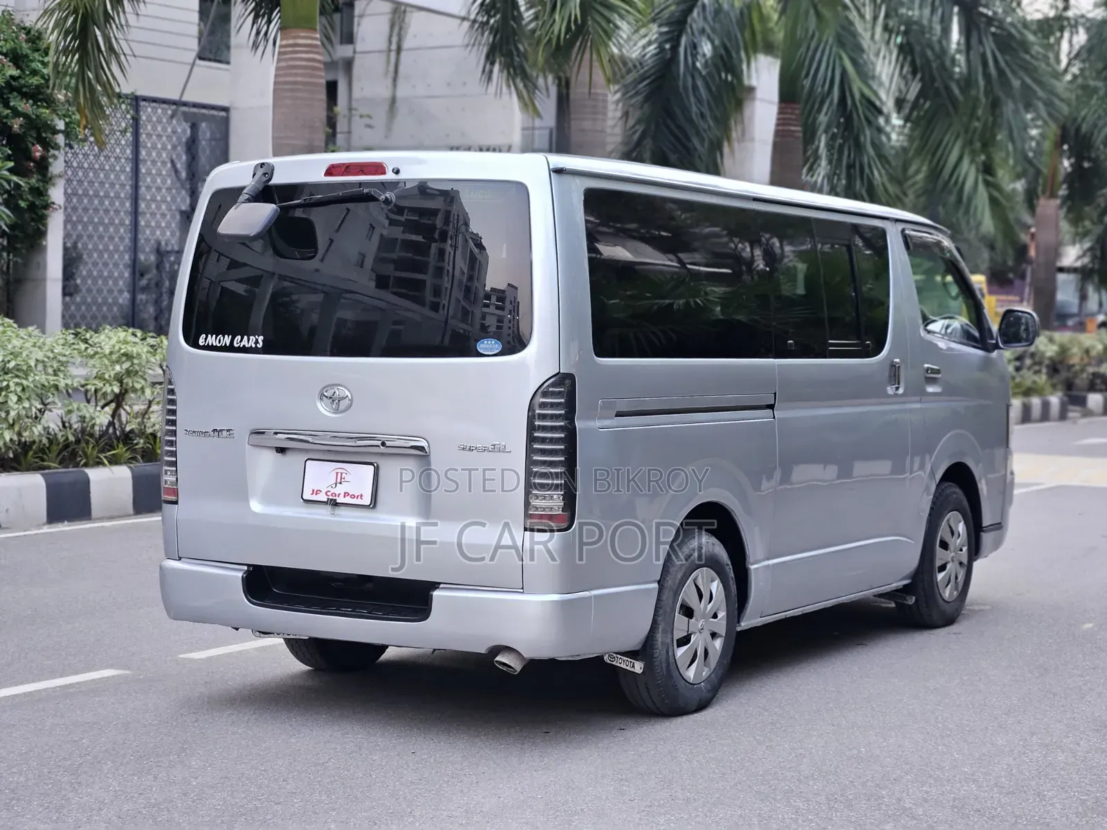 Toyota HiAce 2010 Silver