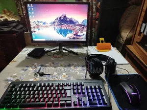 Desktop Computer Asus 8GB Intel Core i5 SSD 256GB