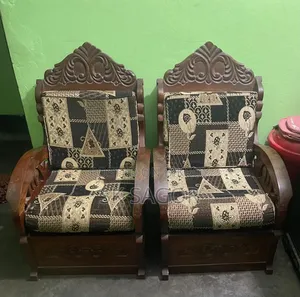 কাঠের তৈরি সোফার সেট