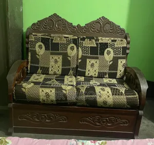 কাঠের তৈরি সোফার সেট