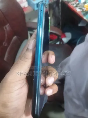 New Vivo Y17 128 GB Blue