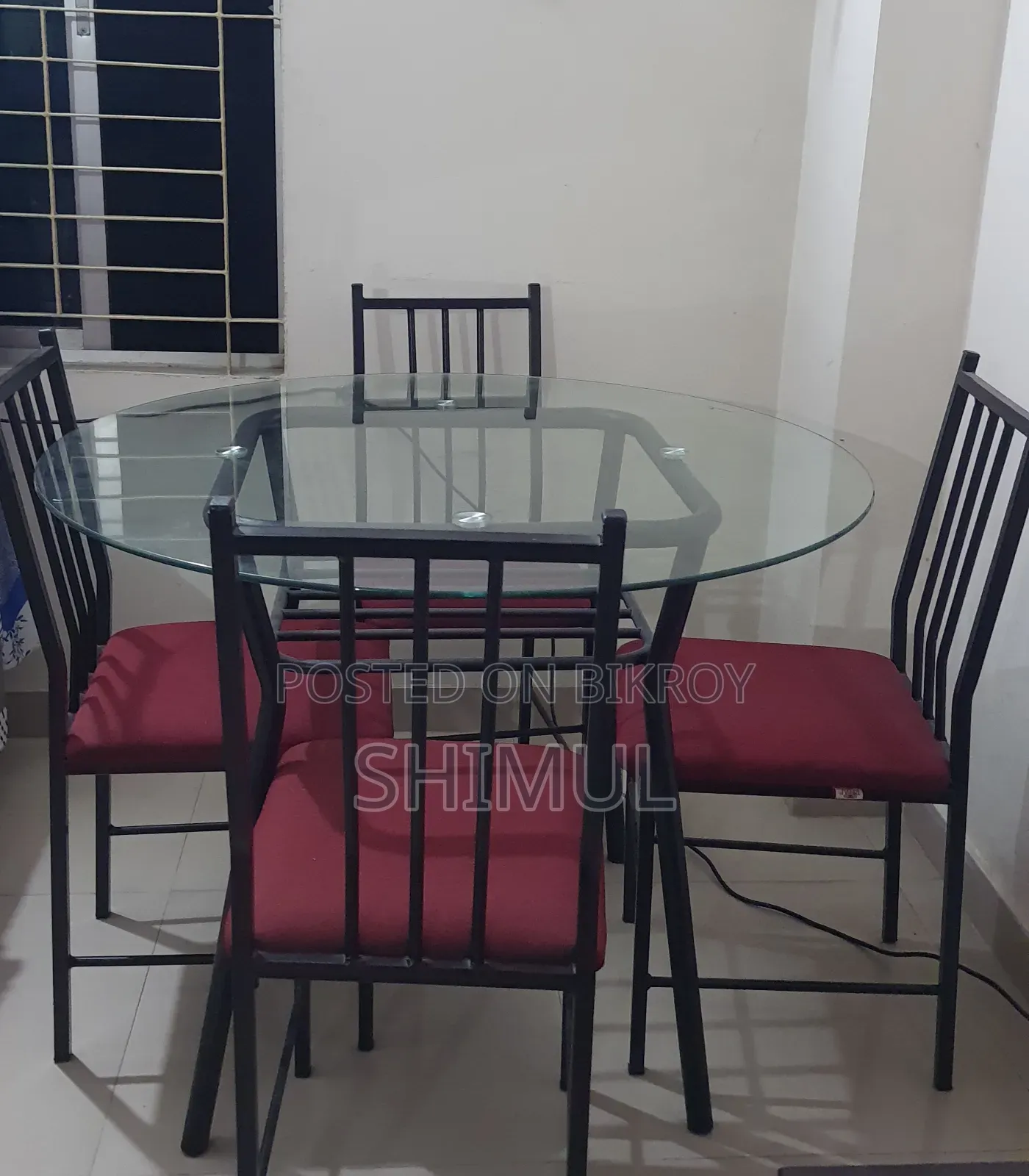 স্টিল ফ্রেমের চার সিটের ডাইনিং টেবিল ও চেয়ার