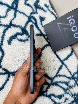 iQOO 256 GB Blue