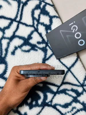 iQOO 256 GB Blue