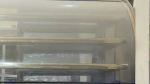 গ্যালারি ফ্রিজ মিষ্টি বার্থডে কেক রাখার