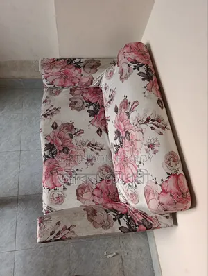 Urgent Sale: Fresh Condition Sofa