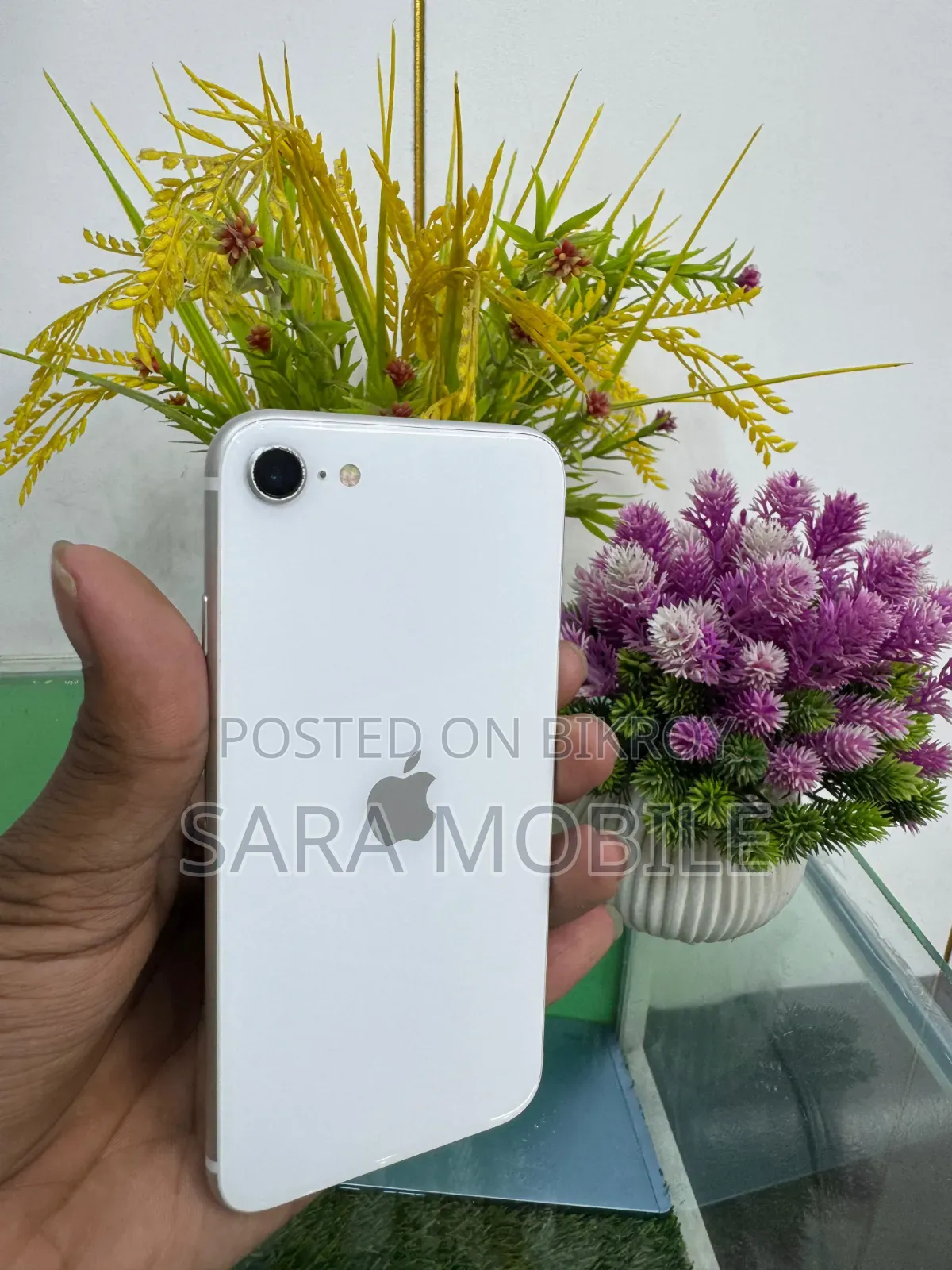 Apple iPhone SE (2022) 64 GB White