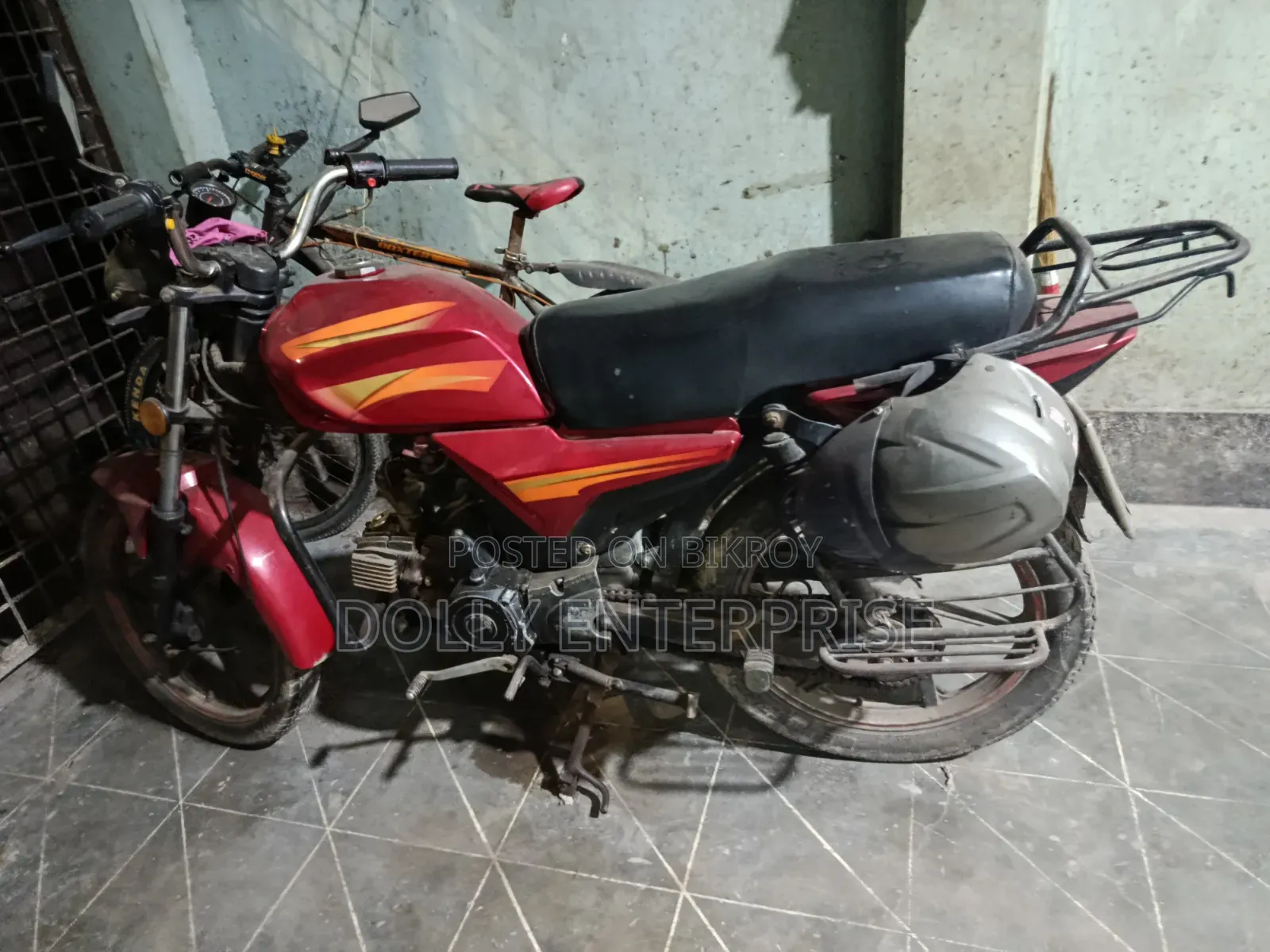মোটরসাইকেল ২০১২ লাল