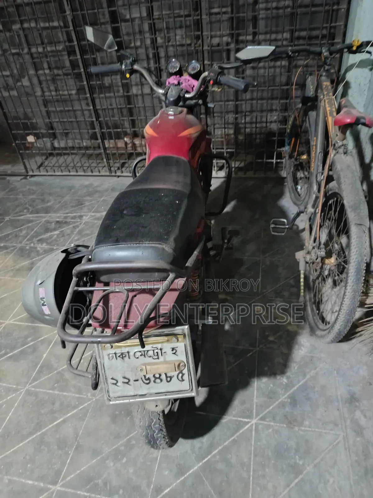 মোটরসাইকেল ২০১২ লাল