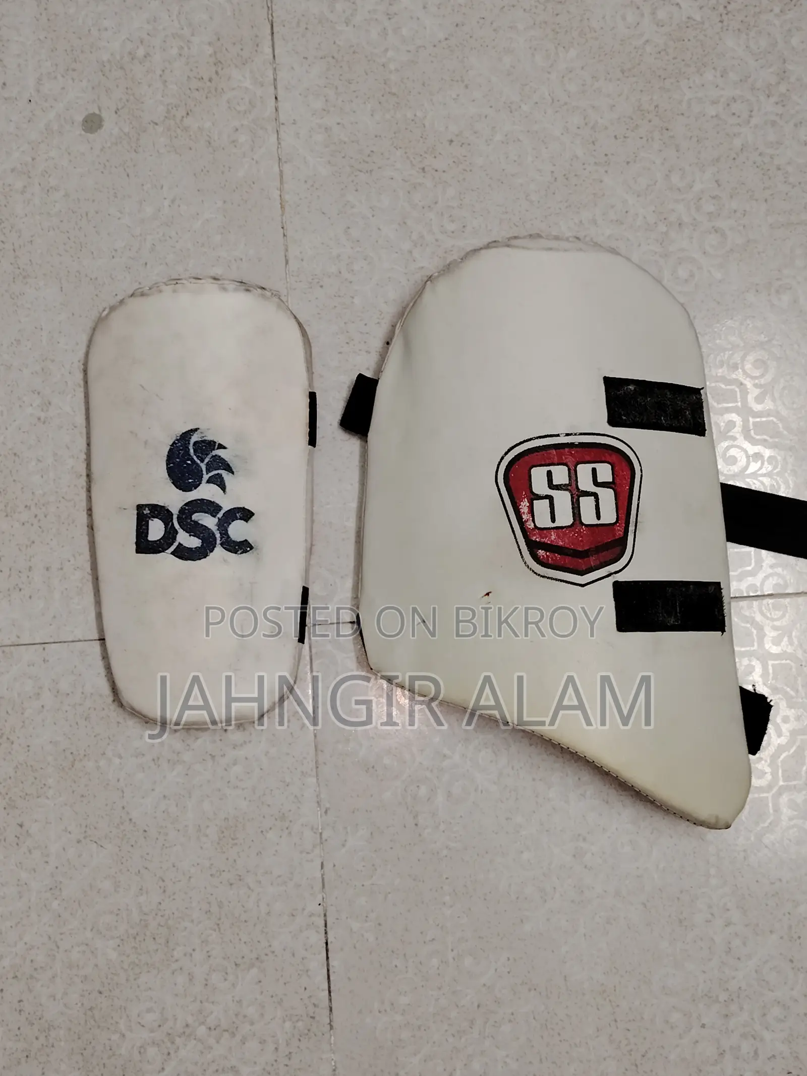 Urgent Sale Cricket Kit.Ss Bat,Ball,Ss Kit Bag,Inferno Leg Peds Ss Hel