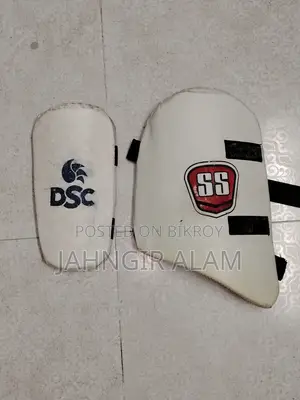 Urgent Sale Cricket Kit.Ss Bat,Ball,Ss Kit Bag,Inferno Leg Peds Ss Hel