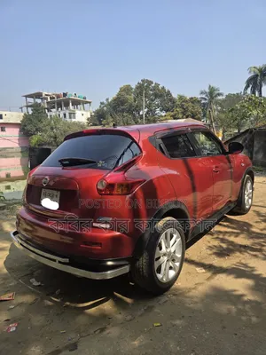 নিসান জুক ২০১২ লাল