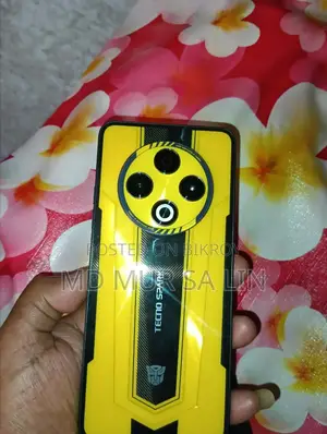 Tecno Spark 30 128 GB Yellow