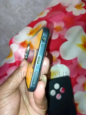 Tecno Spark 30 128 GB Yellow
