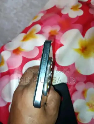 Tecno Spark 30 128 GB Yellow