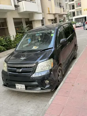 Toyota Noah 2004 Black