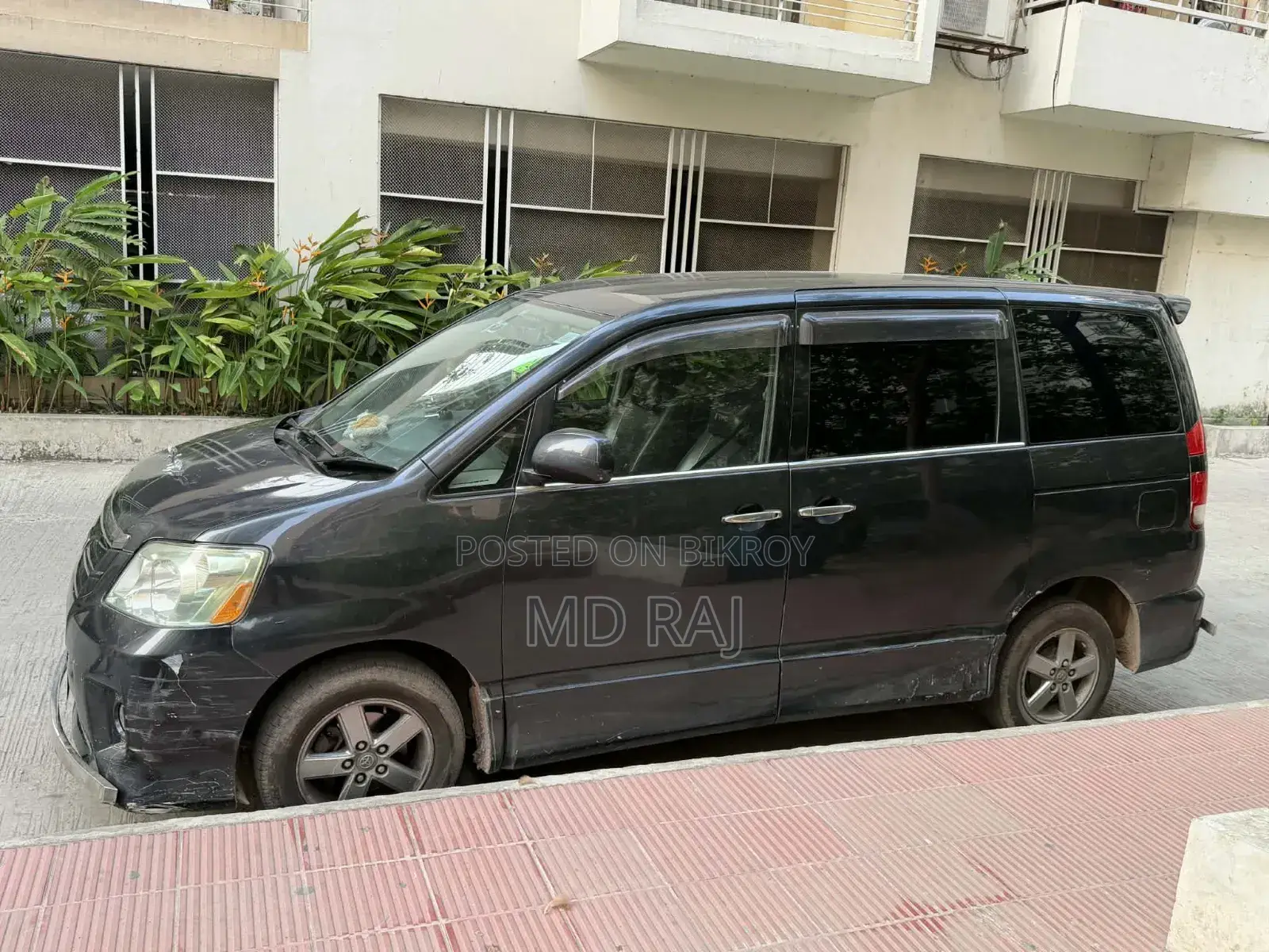 Toyota Noah 2004 Black