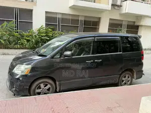 Toyota Noah 2004 Black