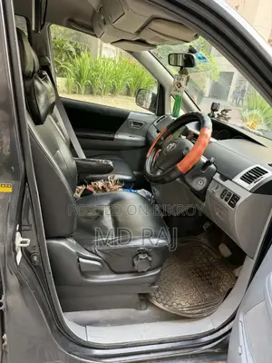 Toyota Noah 2004 Black