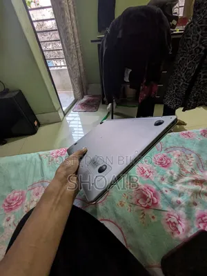 Laptop 8GB Intel SSD 256GB