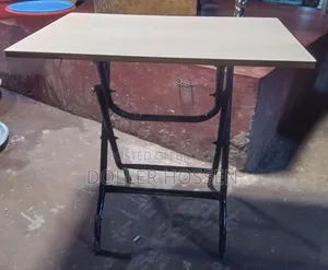 ফোল্ডিং টেবিল