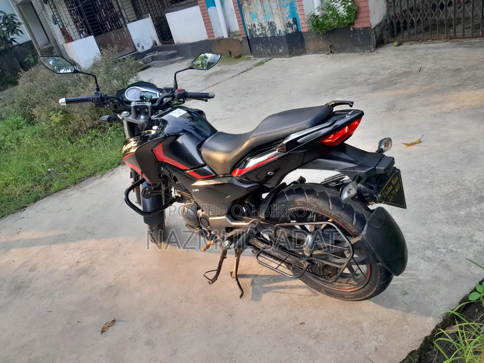 Hero Hunk 2022 Black