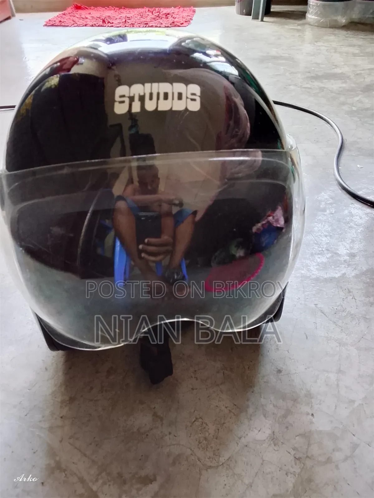 Studs Helmet