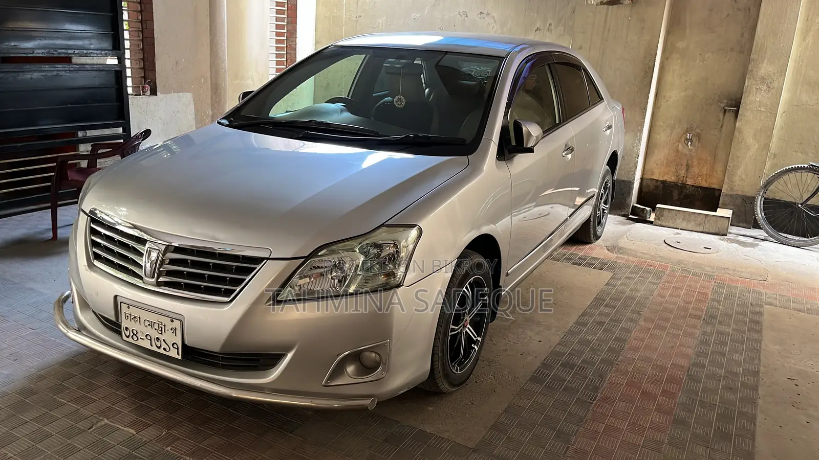 Toyota Premio 2012 Silver