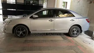 Toyota Premio 2012 Silver