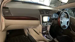 Toyota Premio 2012 Silver