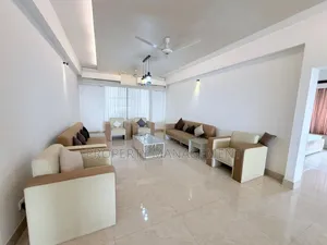 Furnished 4bdrm Apartment in Development by Owner, Gulshan for Rent