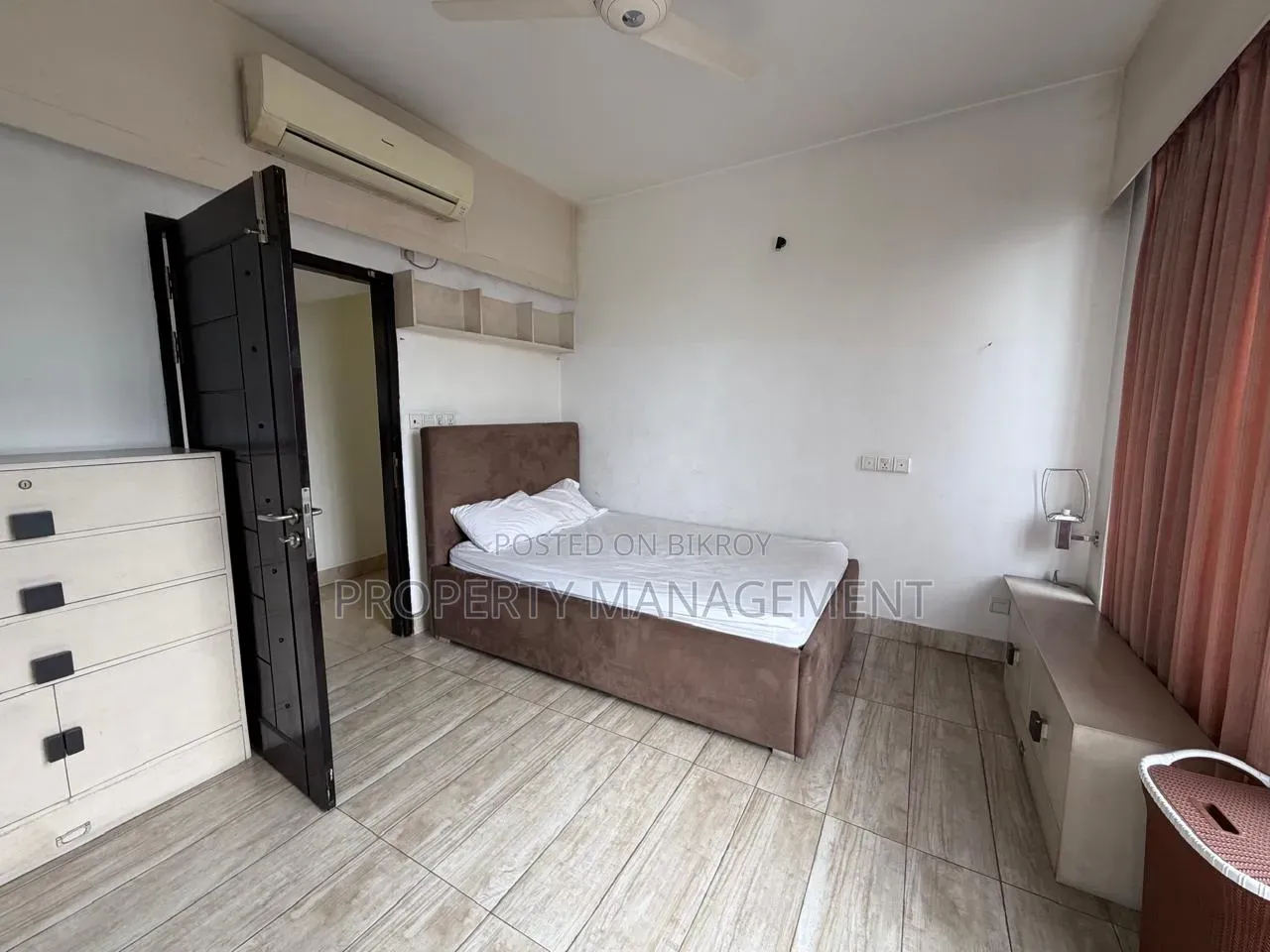 Furnished 4bdrm Apartment in Development by Owner, Gulshan for Rent