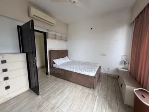 Furnished 4bdrm Apartment in Development by Owner, Gulshan for Rent
