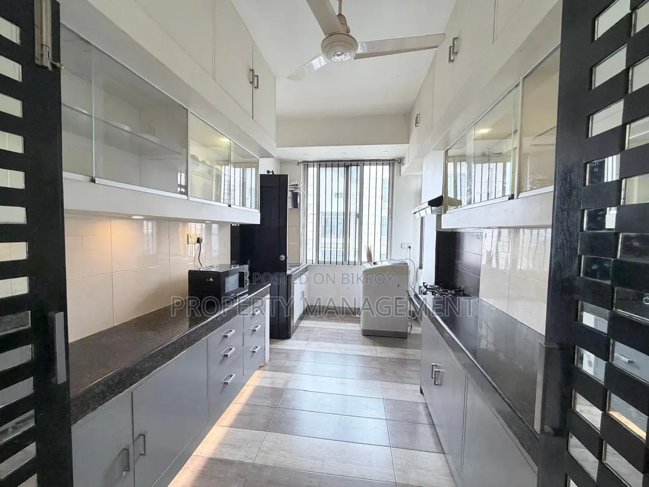 Furnished 4bdrm Apartment in Development by Owner, Gulshan for Rent