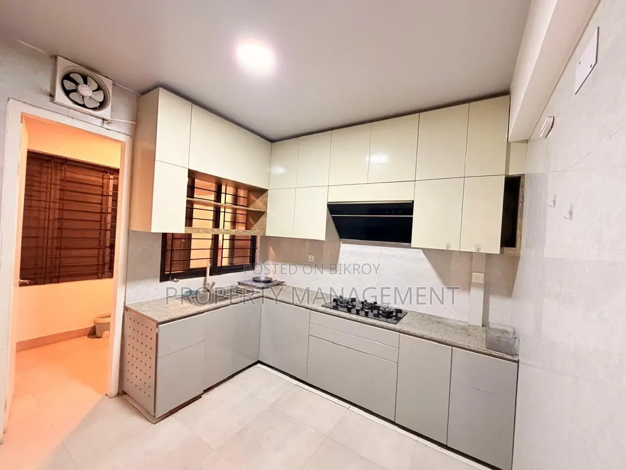 Furnished 4bdrm Apartment in Development by Owner, Gulshan for Rent