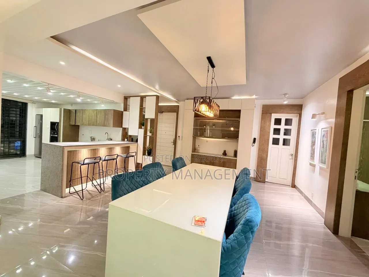 Furnished 4bdrm Apartment in Development by Owner, Gulshan for Rent