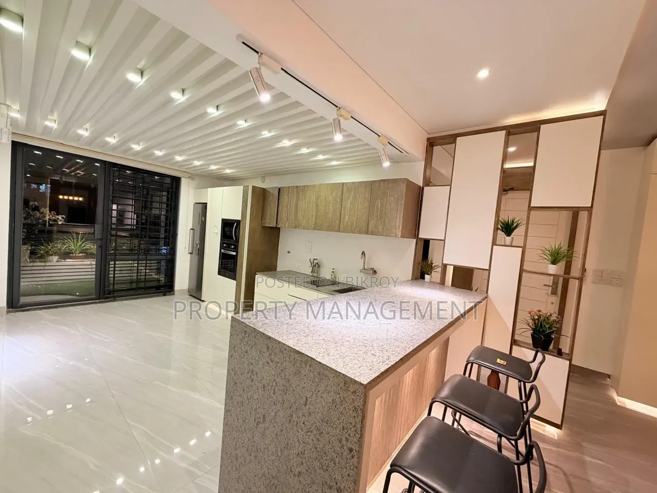 Furnished 4bdrm Apartment in Development by Owner, Gulshan for Rent