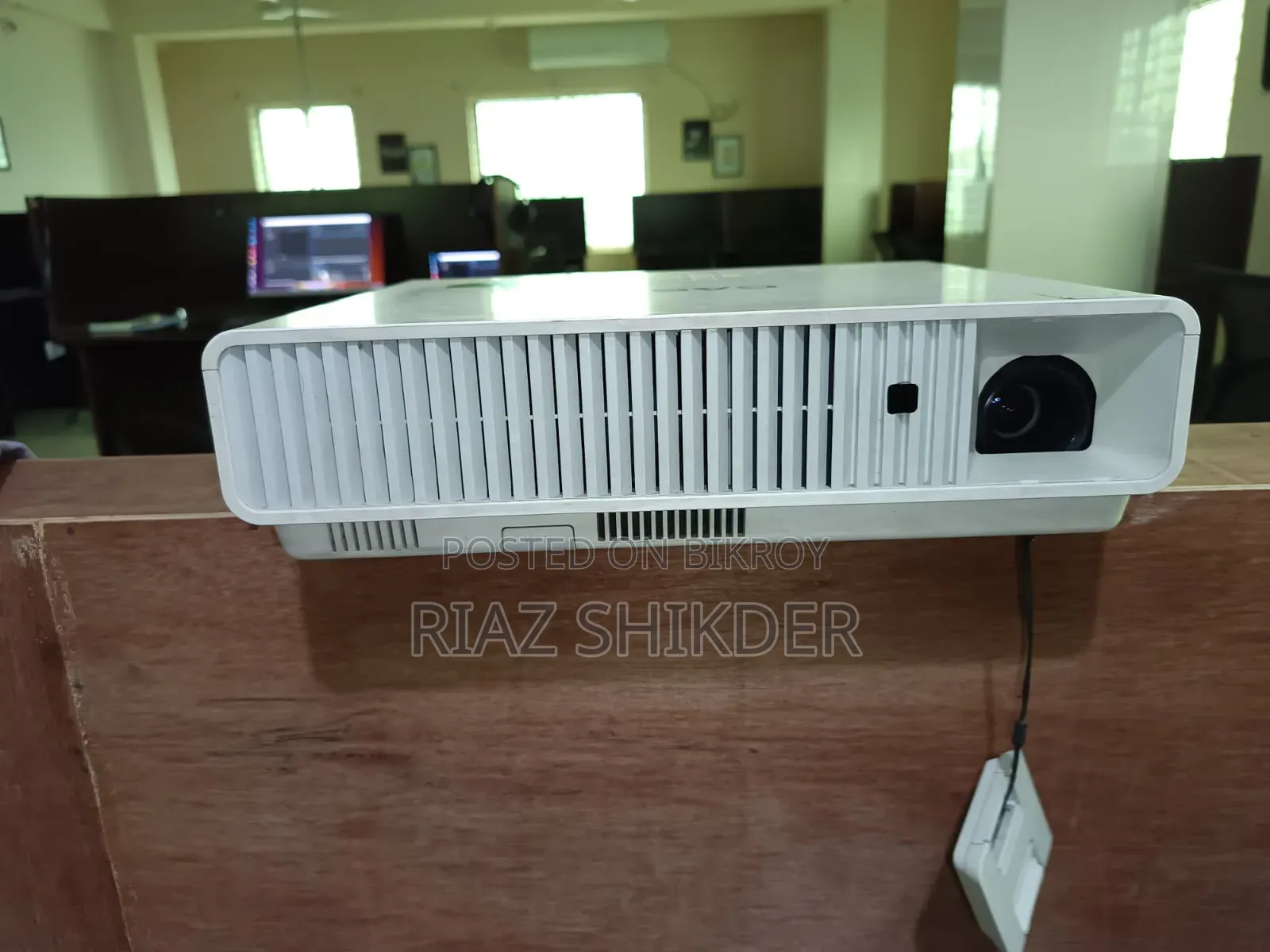 Casio Xj-M156 Projector