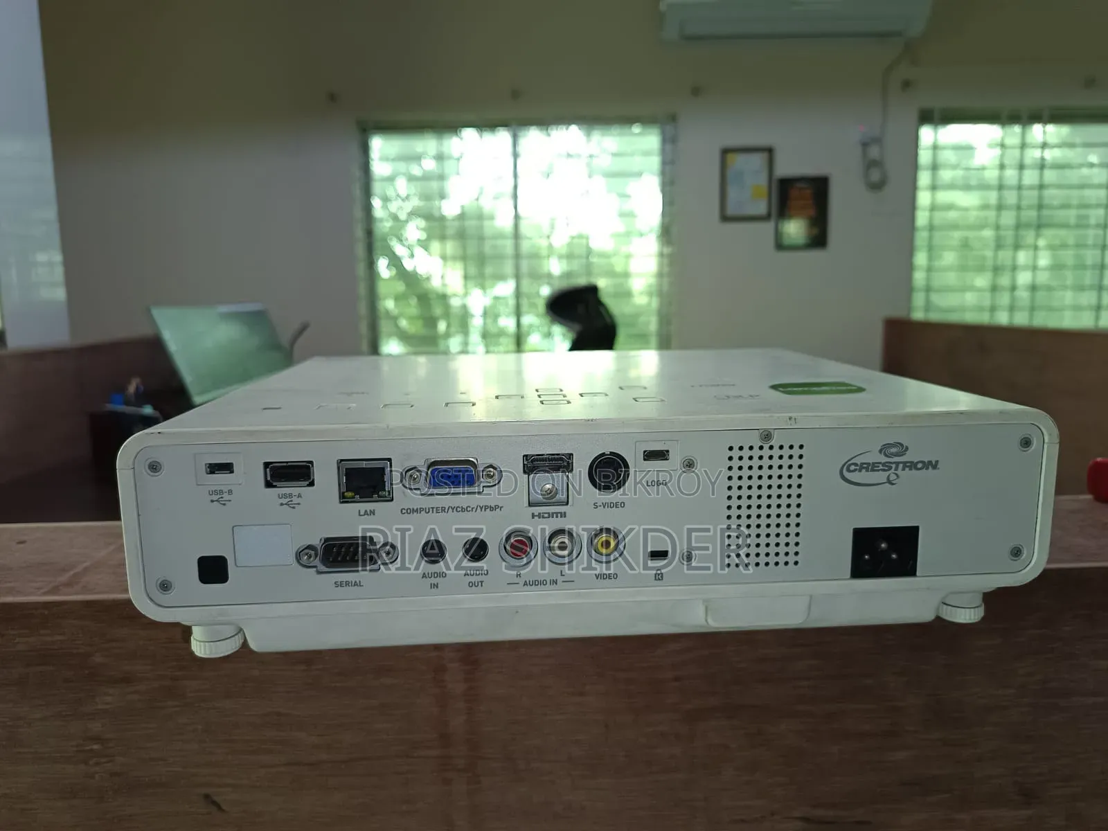 Casio Xj-M156 Projector