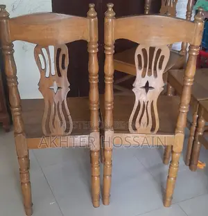 ডাইনিং টেবিল