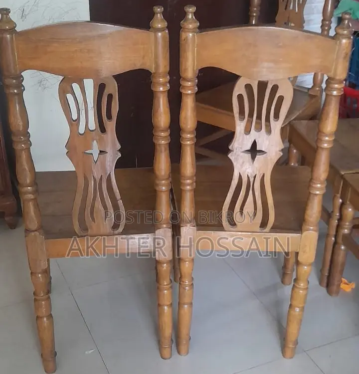 ডাইনিং টেবিল