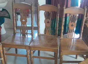 ডাইনিং টেবিল