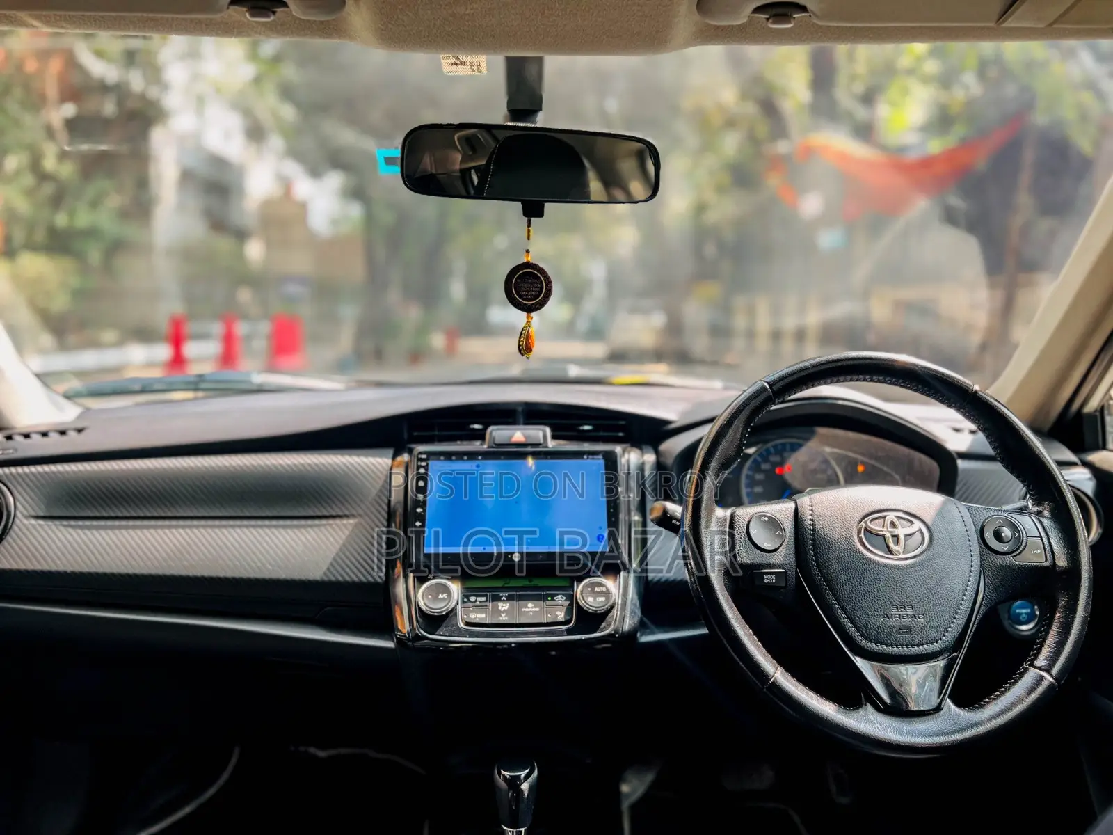 Toyota Corolla Fielder 1.5 Hybrid FWD 2015 Pearl