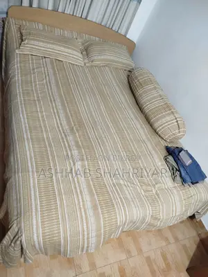 ডাবল স্ট্যান্ডার্ড বেড উইথ ম্যাট্রেস
