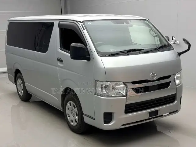 Toyota HiAce 2021 Silver