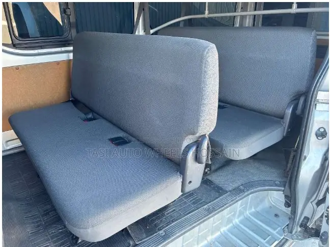 Toyota HiAce 2021 Silver