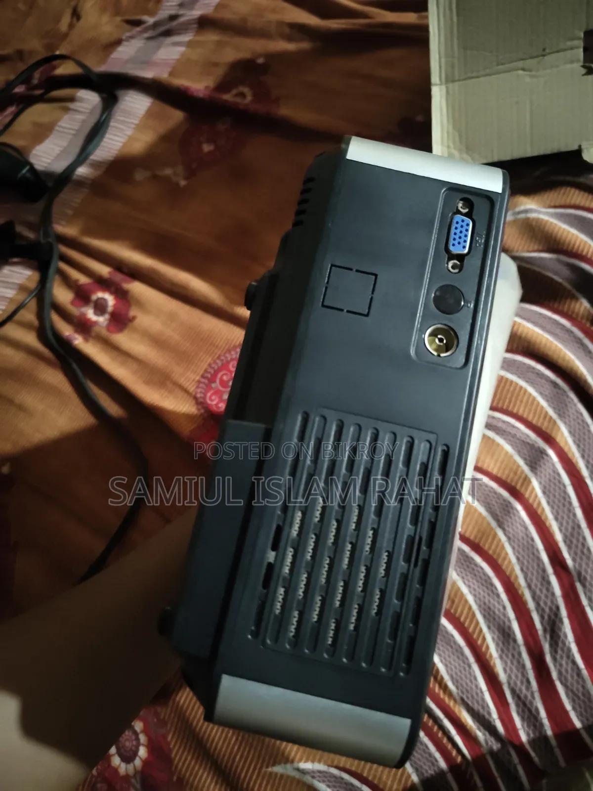 একটি ব্যাবহৃত প্রজেক্টের বিক্রি করা হবে।